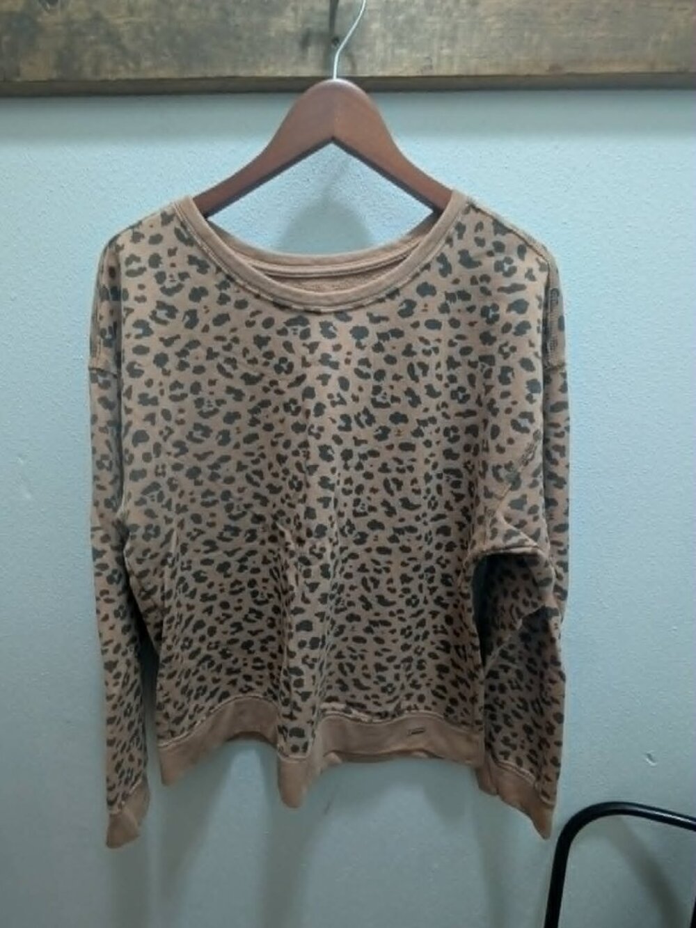 *3/$25* Women's Abercrombie & Fitch Animal Print Crewneck Sweatshirt - XL